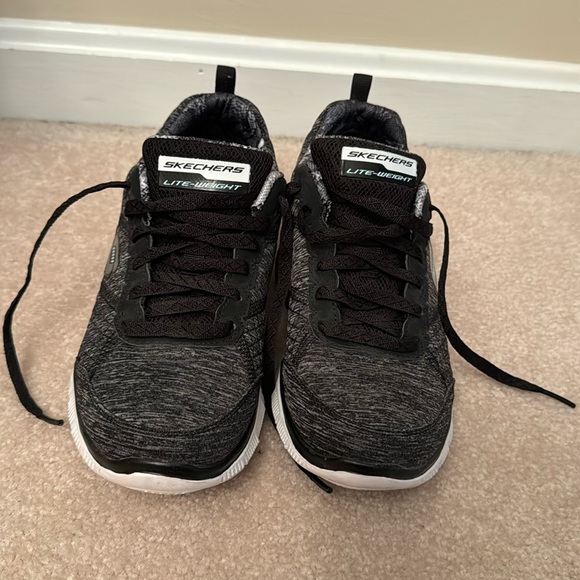 Lite-Weight Sketchers - hardly worn! - Picture 2 of 7